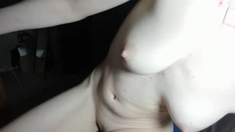 GalaxxyRose online show from December 19, 2025, 3:02 am