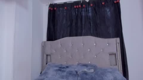 game with lesbians  online show from June 26, 2026, 1:48 pm