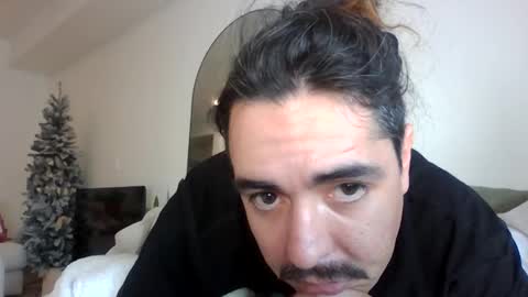 Snapshot of gangdrewski chatting on December 22, 2025, 9:34 pm gangdrewski online show from December 22, 2025, 9:34 pm