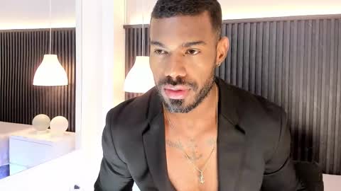 Alejo  online show from December 22, 2025, 7:33 pm