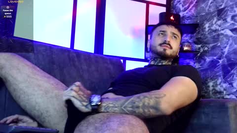 Chris  Dont forget to gift me thumb up Its very important to me and makes me happy AF  online show from November 26, 2025, 7:53 am