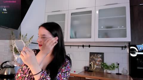 Snapshot of garden_flower chatting on February 5, 2025, 3:13 am Violla online show from February 5, 2025, 3:13 am