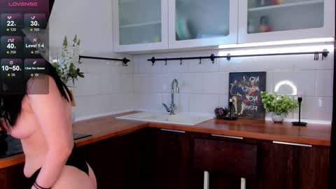 Snapshot of garden_flower chatting on February 6, 2025, 6:51 am Violla online show from February 6, 2025, 6:51 am