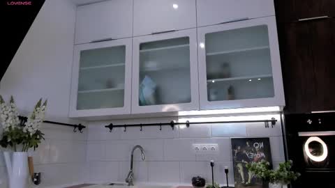 Snapshot of garden_flower chatting on February 13, 2025, 4:11 am Violla online show from February 13, 2025, 4:11 am