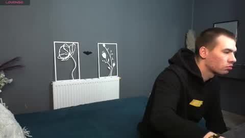 Snapshot of garden_of_eden_ chatting on February 16, 2026, 4:08 am Max and Eva online show from February 16, 2026, 4:08 am