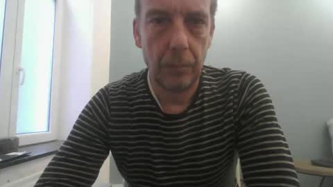 garou75 online show from December 2, 2025, 8:19 am