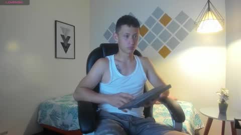 garuo_18 online show from October 31, 2025, 3:40 am