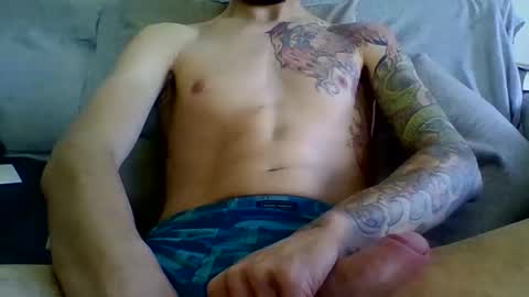 Snapshot of garyreal1990 chatting on March 12, 2026, 2:23 pm garyreal1990 online show from March 12, 2026, 2:23 pm