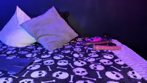  Usagi  online show from September 8, 2025, 7:35 pm