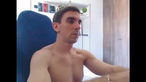 gatosarado23 online show from January 25, 2025, 2:47 pm