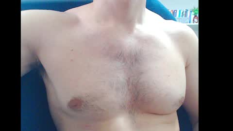 gatosarado23 online show from April 17, 2026, 10:40 am