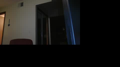 gavineverett3 online show from October 16, 2025, 4:35 am