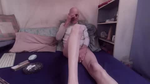 gayrobbin online show from February 10, 2026, 2:10 pm