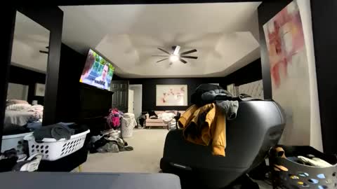 Snapshot of gaytomp402 chatting on February 21, 2026, 9:43 am GayTomP402 online show from February 21, 2026, 9:43 am