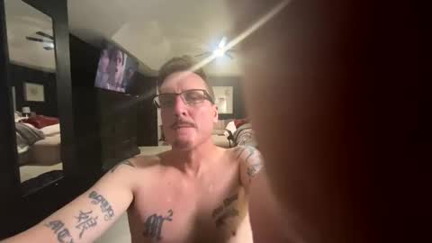 Snapshot of gaytomp402 chatting on March 4, 2026, 11:38 am GayTomP402 online show from March 4, 2026, 11:38 am