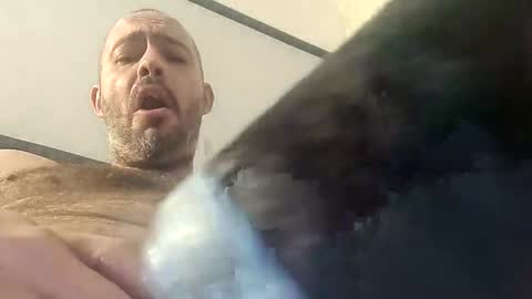 gazg1984 online show from January 1, 2025, 6:37 am