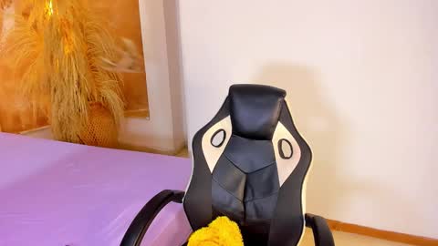 geanna_rose online show from December 17, 2025, 4:13 pm