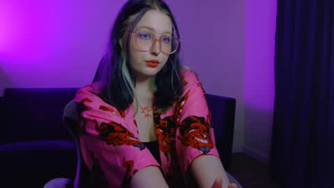 Vi online show from November 5, 2025, 7:47 pm