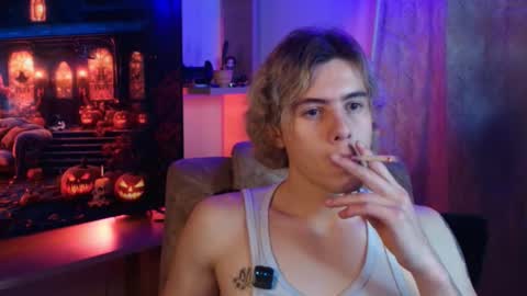 Snapshot of gemdominus chatting on October 12, 2025, 1:37 am Gem Dominus online show from October 12, 2025, 1:37 am