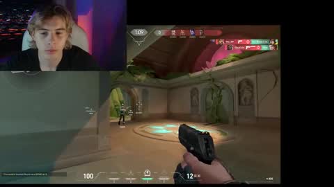 Snapshot of gemdominus chatting on November 4, 2025, 1:27 am Gem Dominus online show from November 4, 2025, 1:27 am