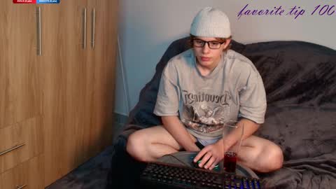Snapshot of gemdominus chatting on March 29, 2026, 11:16 pm Gem Dominus online show from March 29, 2026, 11:16 pm