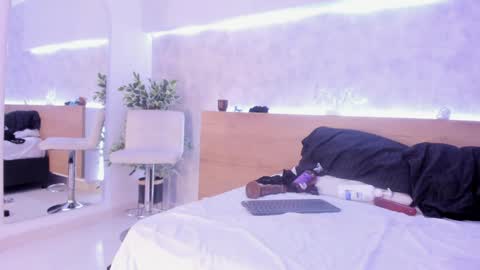 geminis muentes online show from January 29, 2025, 6:43 am