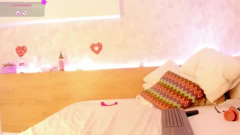 geminis muentes online show from February 25, 2025, 7:09 am