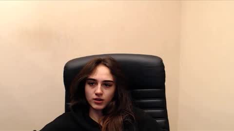 Gemma online show from December 4, 2024, 9:51 am