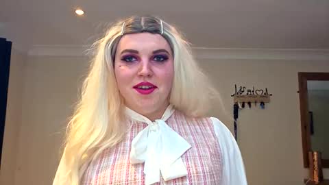 gemmaquinzel online show from November 13, 2025, 3:33 pm