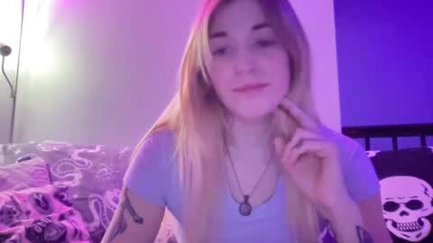Snapshot of gemmyrosee chatting on January 13, 2025, 8:58 am gemmyrosee online show from January 13, 2025, 8:58 am