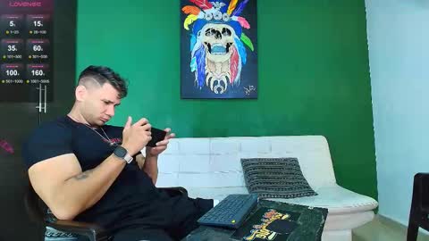 gendersonfit online show from November 9, 2025, 2:26 pm