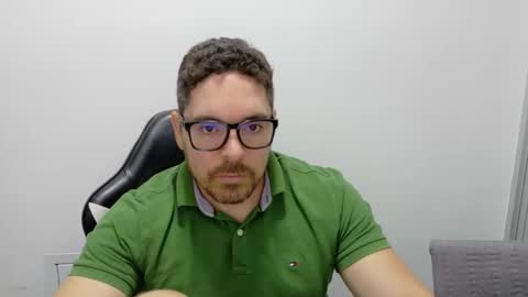 genesis_wb online show from June 10, 2026, 11:35 pm