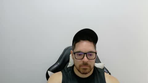 genesis_wb online show from June 12, 2026, 10:41 pm