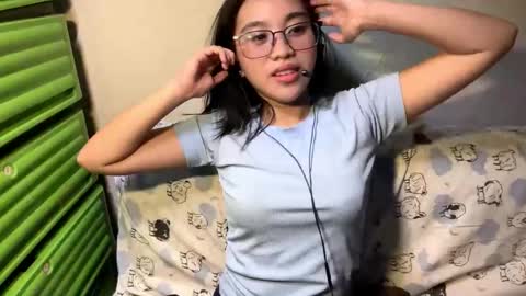 Yuki online show from February 9, 2026, 1:37 pm