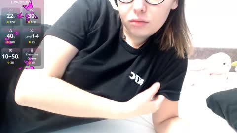 genev__ievee online show from January 14, 2026, 6:52 am