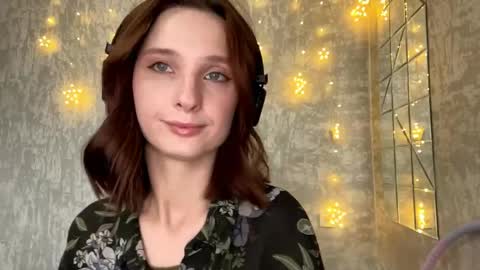 Riana online show from April 14, 2026, 3:23 am