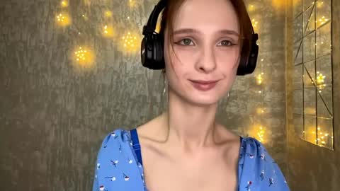 Riana online show from April 15, 2026, 1:07 pm