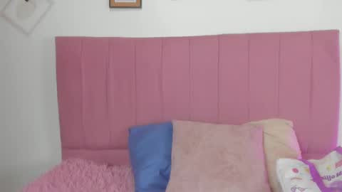 Snapshot of gennesis_love chatting on September 14, 2025, 7:02 pm Sofia online show from September 14, 2025, 7:02 pm