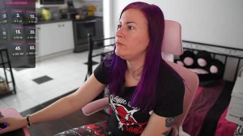 Genny Rock   and  online show from December 25, 2024, 3:17 pm