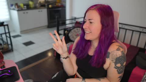 Genny Rock   and  online show from December 31, 2024, 4:35 pm