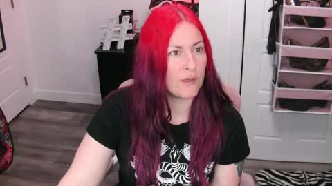 Snapshot of gennyrock chatting on May 3, 2026, 2:06 am Genny Rock and online show from May 3, 2026, 2:06 am