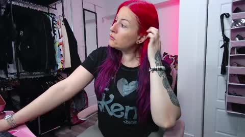 Snapshot of gennyrock chatting on May 6, 2026, 3:39 pm Genny Rock and online show from May 6, 2026, 3:39 pm
