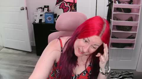 Snapshot of gennyrock chatting on June 2, 2026, 12:18 pm Genny Rock and online show from June 2, 2026, 12:18 pm