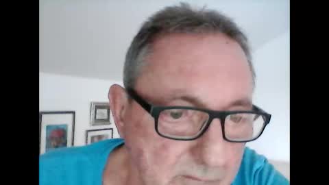 Snapshot of georg1412 chatting on May 31, 2026, 2:46 pm georg1412 online show from May 31, 2026, 2:46 pm