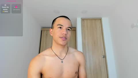 Snapshot of george_cams1 chatting on May 10, 2026, 11:10 pm Jorge online show from May 10, 2026, 11:10 pm