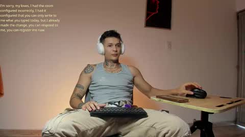 independent model online show from November 30, 2025, 8:24 pm