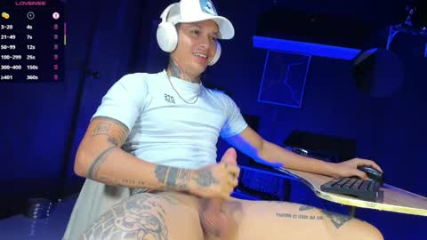 independent model online show from April 21, 2026, 6:55 pm