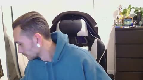 georgek0011 online show from November 24, 2025, 1:05 am