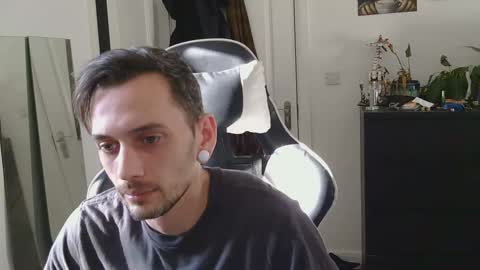 georgek0011 online show from April 6, 2026, 5:03 pm