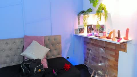 Snapshot of georgina_coule chatting on December 21, 2024, 12:06 pm Georgina Coule online show from December 21, 2024, 12:06 pm